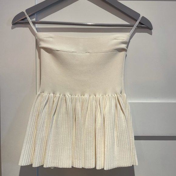 BCBG Cream skirt - Size Small - Never Been Worn - Picture 2 of 3